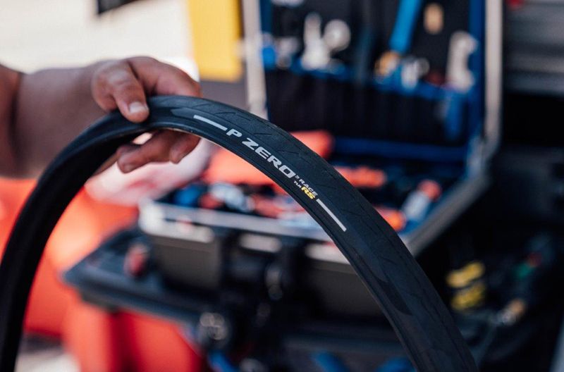 PIRELLI P ZERO RACE TLR RS ZW Photography (3) PIRELLI P ZERO RACE TLR RS ZW Photography (3)
